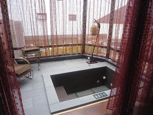 北京红栌温泉山庄  别墅卧室室内温泉